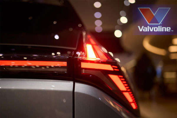 Valvoline Express Care service bay