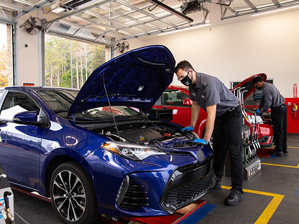 Valvoline Express Care service bay
