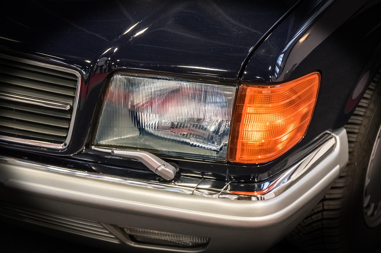 Flickering signal light